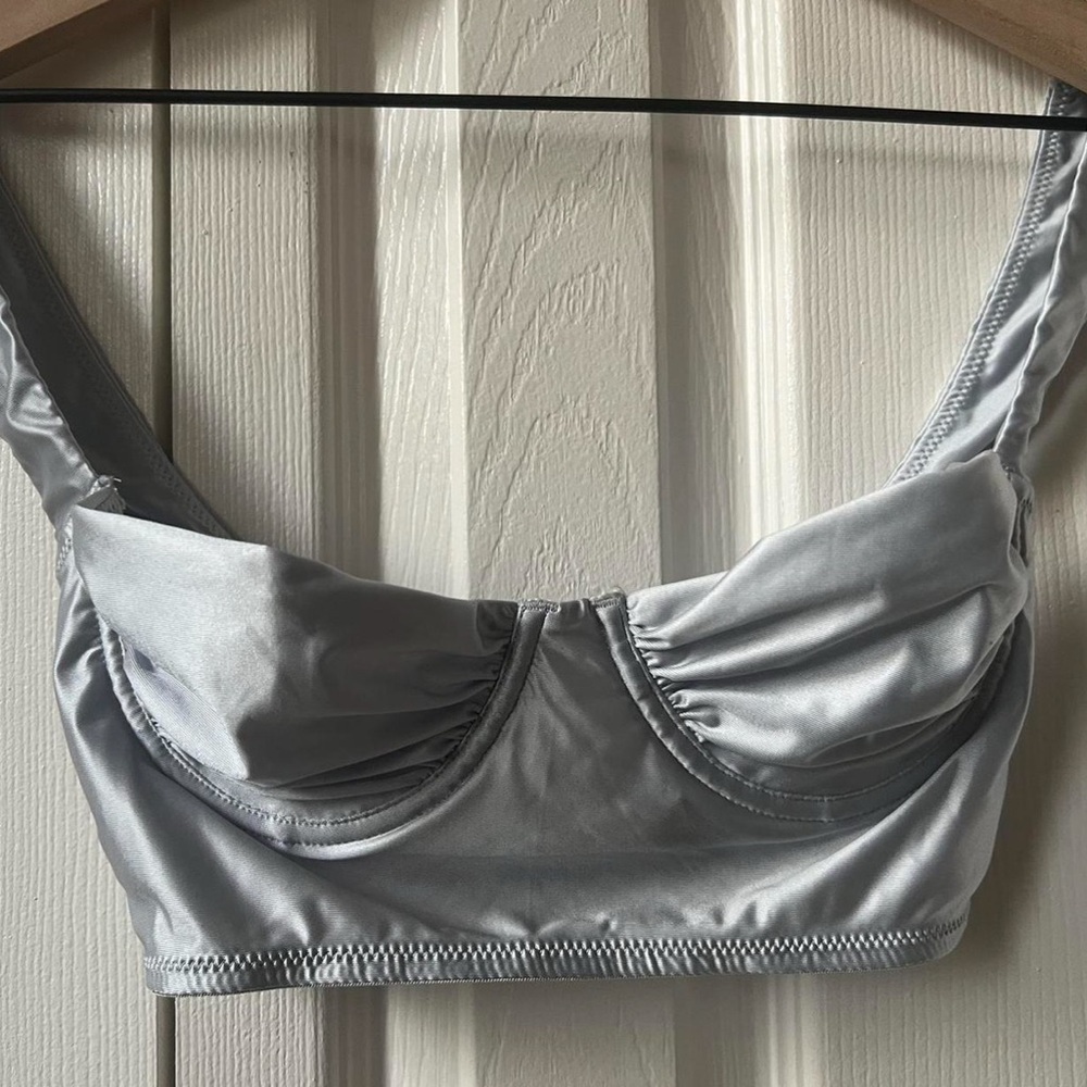 Urban outfitters crop top silver light blue